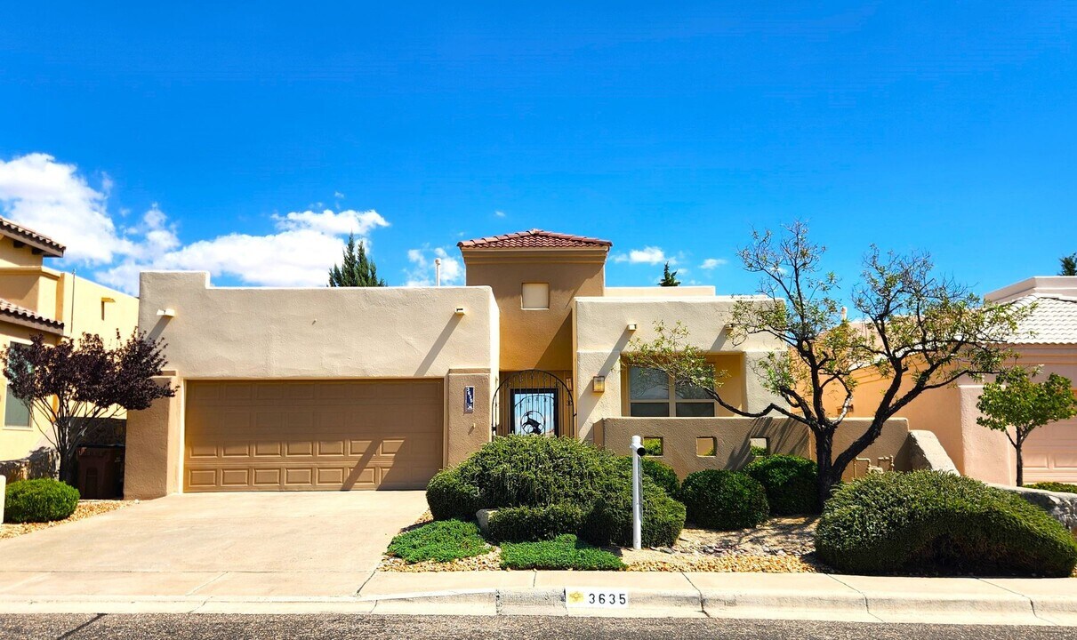 3635 Arroyo Verde St in Las Cruces, NM - Building Photo