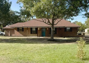 11 Maree Ct in Waxahachie, TX - Building Photo