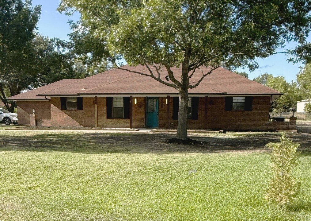 11 Maree Ct in Waxahachie, TX - Building Photo