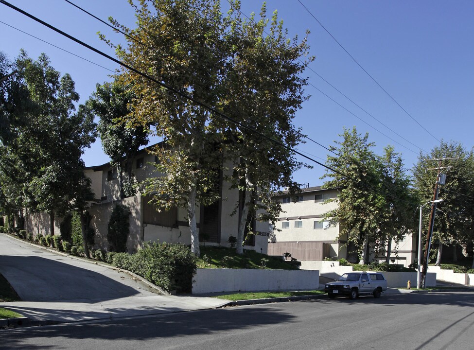 Parkview Terrace Apartments in La Habra, CA - Building Photo