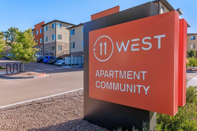 11 West | Student Housing in Colorado Springs, CO - Foto de edificio - Building Photo