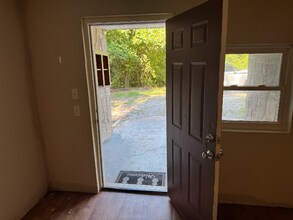 1143 Indian Gap Cir in Sevierville, TN - Foto de edificio - Building Photo