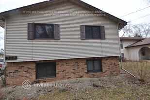 979-44 1/2 44 1/2 Ave NE in Columbia Heights, MN - Building Photo