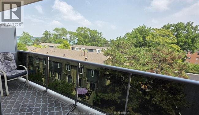 property at 3905 Riverside Dr