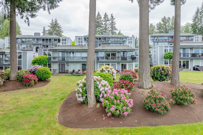 Northview Terrace Condominiums in Gig Harbor, WA - Building Photo - Building Photo