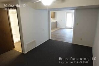 70 Oak Hill Dr in Belleville, IL - Building Photo - Building Photo