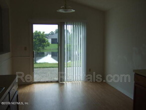 221 Brookchase Ln W in Jacksonville, FL - Building Photo - Building Photo