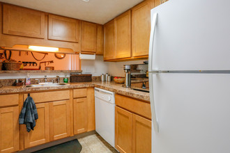 Dogwood Apartments in Chillicothe, OH - Building Photo - Interior Photo