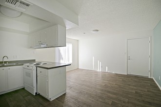 Suite 16 in Tempe, AZ - Building Photo - Building Photo