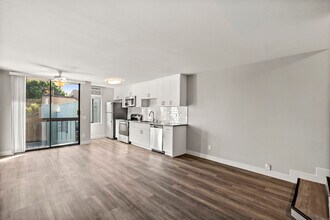 Villa Esther in West Hollywood, CA - Building Photo - Building Photo
