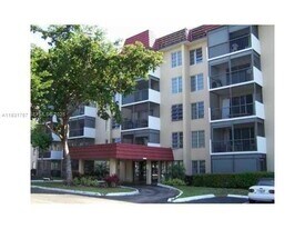 4158 Inverrary Dr, Unit 409 in Lauderhill, FL - Building Photo