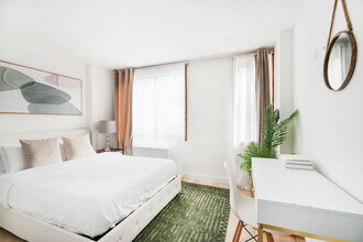 244 E 75th St in New York, NY - Building Photo - Building Photo