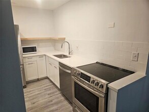 959 SE 2nd Ave in Deerfield Beach, FL - Building Photo - Building Photo