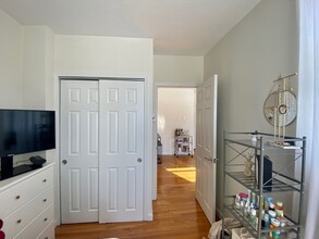 6 Cleveland Pl, Unit 16 in Boston, MA - Building Photo - Building Photo