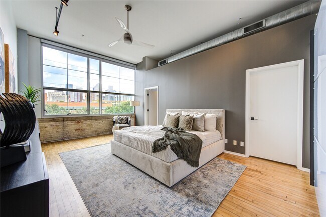 property at 1312 Live Oak St