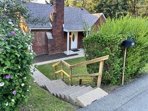 129 Terrace Ct in Trafford, PA - Building Photo - Building Photo