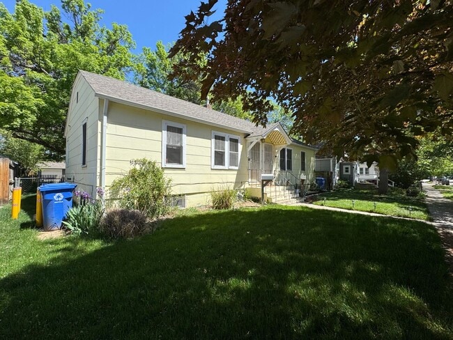 1121 E 2nd St in Loveland, CO - Building Photo - Building Photo