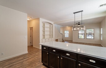 1061 S Hawk Ln in Gilbert, AZ - Building Photo - Building Photo