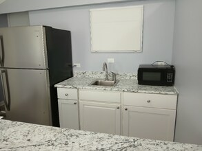 204 Southwood Rd in Pasadena, MD - Building Photo - Building Photo