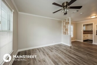 351 E Amber St in San Antonio, TX - Building Photo - Building Photo