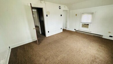 483 W Perry St in Tiffin, OH - Building Photo - Building Photo