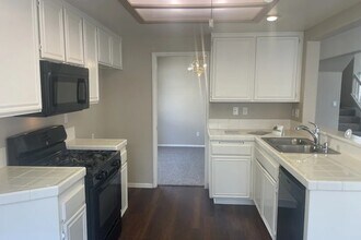 361 Via Capri in Hemet, CA - Building Photo - Building Photo