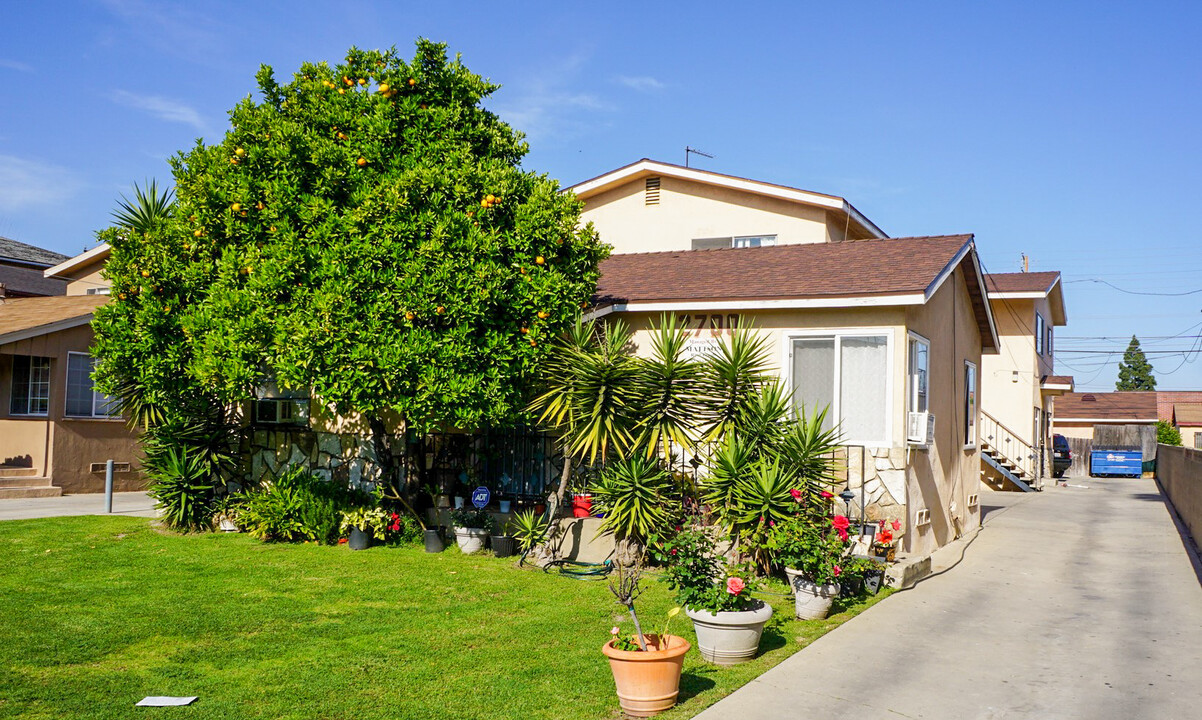 12700 Cranbrook Ave in Hawthorne, CA - Building Photo