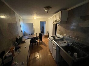 15 Forest St in Medford, MA - Building Photo - Building Photo
