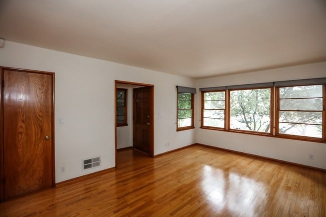 1147 24th St in Santa Monica, CA - Foto de edificio - Building Photo