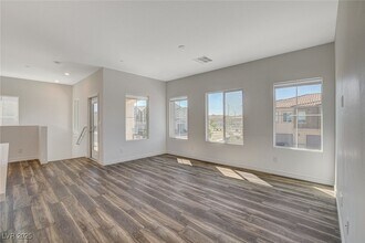206 Callen Falls Ave in Henderson, NV - Building Photo - Building Photo