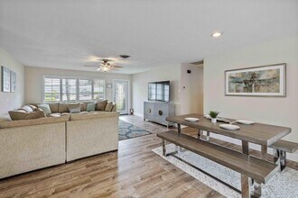 655 Kingfish Pl in North Palm Beach, FL - Building Photo - Building Photo