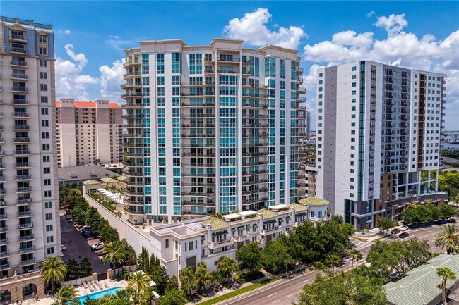 property at 450 Knights Run Ave