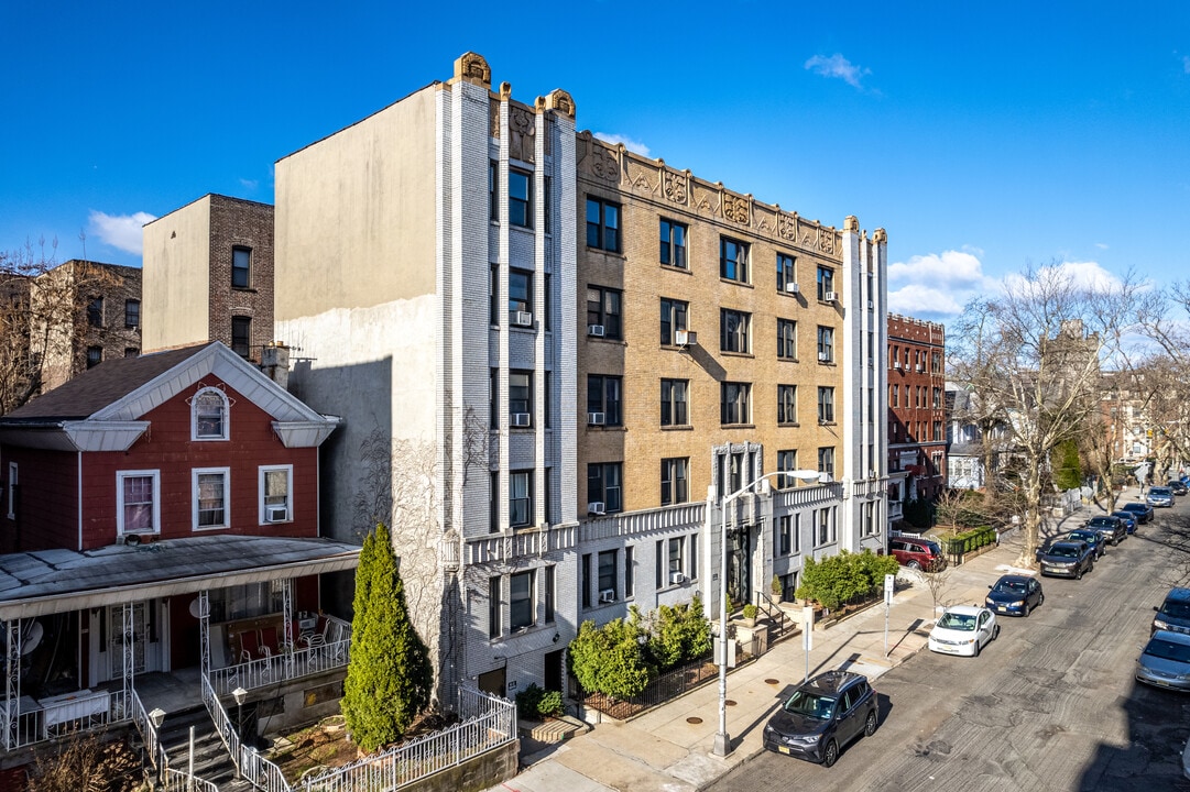 333 Fairmount Ave in Jersey City, NJ - Building Photo