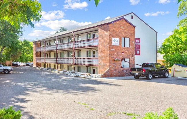 Aspen Leaf Apartments