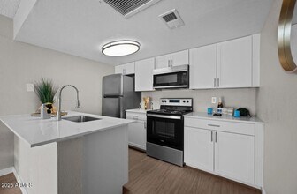 4620 W McDowell Rd, Unit 2-2 in Phoenix, AZ - Building Photo - Building Photo