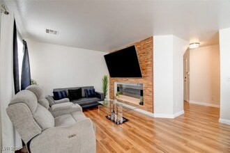 2529 Charleville Ave in Las Vegas, NV - Building Photo - Building Photo