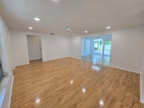 404 Clover Rd in Venice, FL - Building Photo - Building Photo