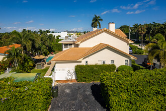 1060 S Ocean Blvd in Delray Beach, FL - Building Photo - Building Photo