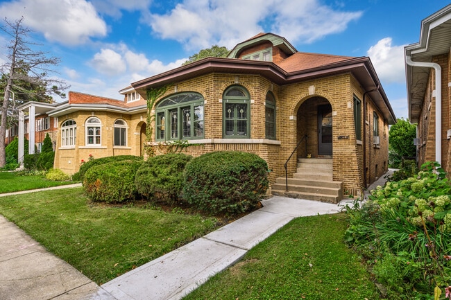 6739 N Rockwell St in Chicago, IL - Building Photo - Building Photo