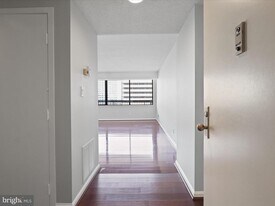 3713 S George Mason Dr in Falls Church, VA - Building Photo