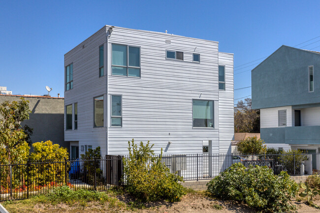 11724 S Culver Blvd in Los Angeles, CA - Building Photo - Building Photo