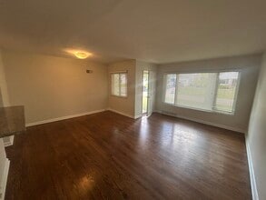 1122 Selma Ave in Webster Groves, MO - Foto de edificio - Building Photo
