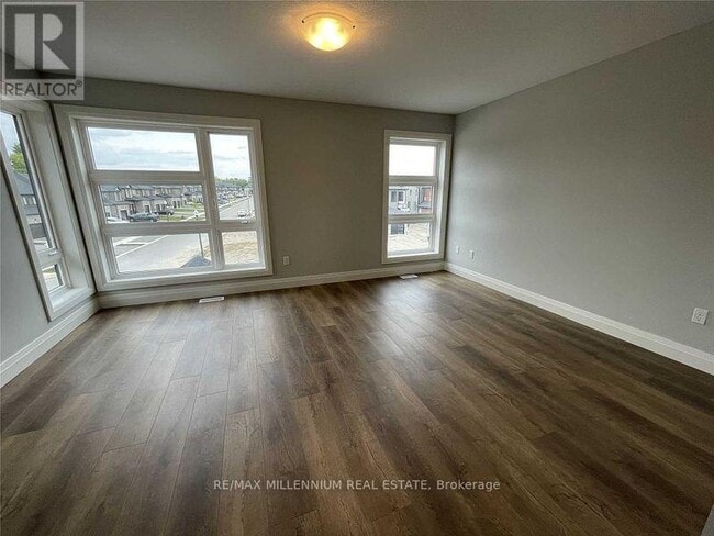 550 Fairway Rd in Woodstock, ON - Building Photo - Building Photo