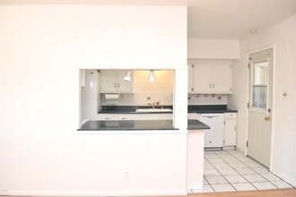 12231 N Cherry Hills Dr W in Sun City, AZ - Foto de edificio - Building Photo