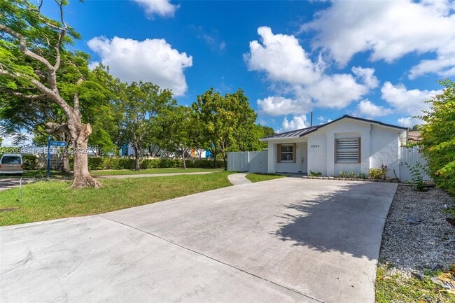 9999 NW 25th Terrace