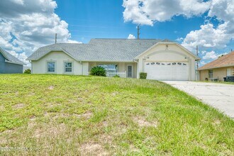 5636 Loma Vista Dr W in Davenport, FL - Building Photo - Building Photo