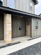 810 S Walters St in San Antonio, TX - Building Photo - Building Photo