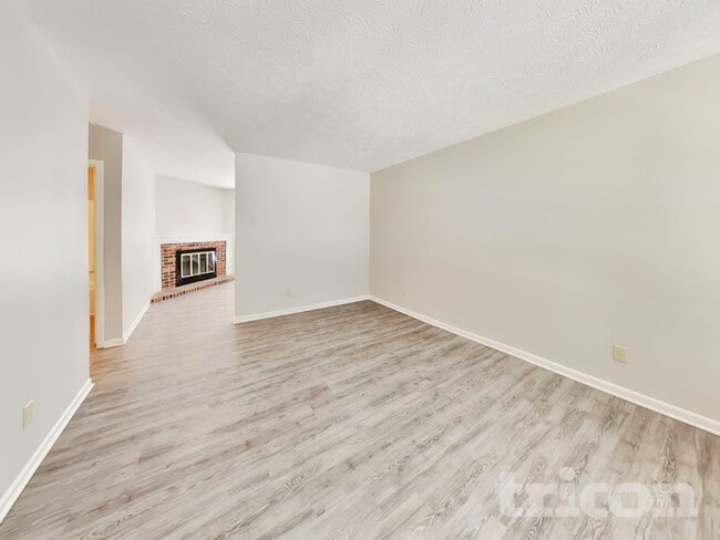 5841 Beaufort Ln in Indianapolis, IN - Building Photo - Building Photo