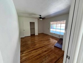 134 E Dayton Ave in Fresno, CA - Building Photo - Building Photo