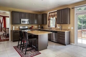 3 Lilac Ln in Grafton, MA - Building Photo - Building Photo